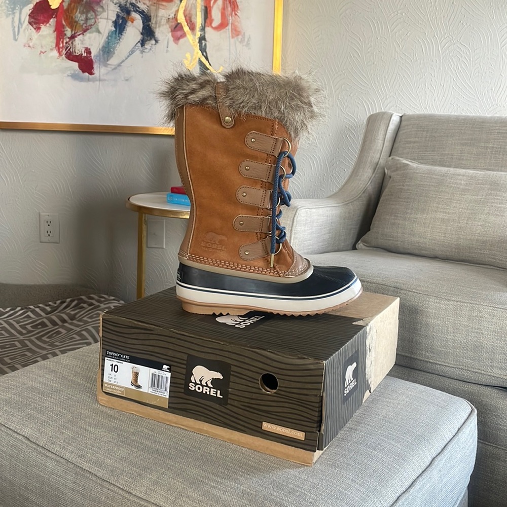 Snow boots